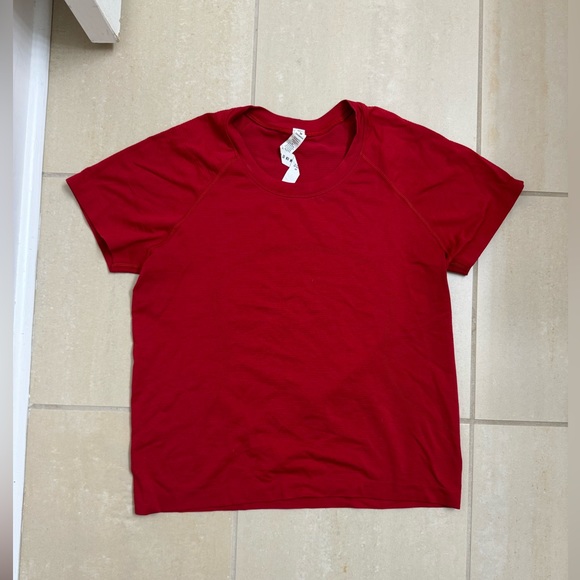 Swiftly Tech Short-Sleeve Shirt 2.0 Race Length - Picture 2 of 3